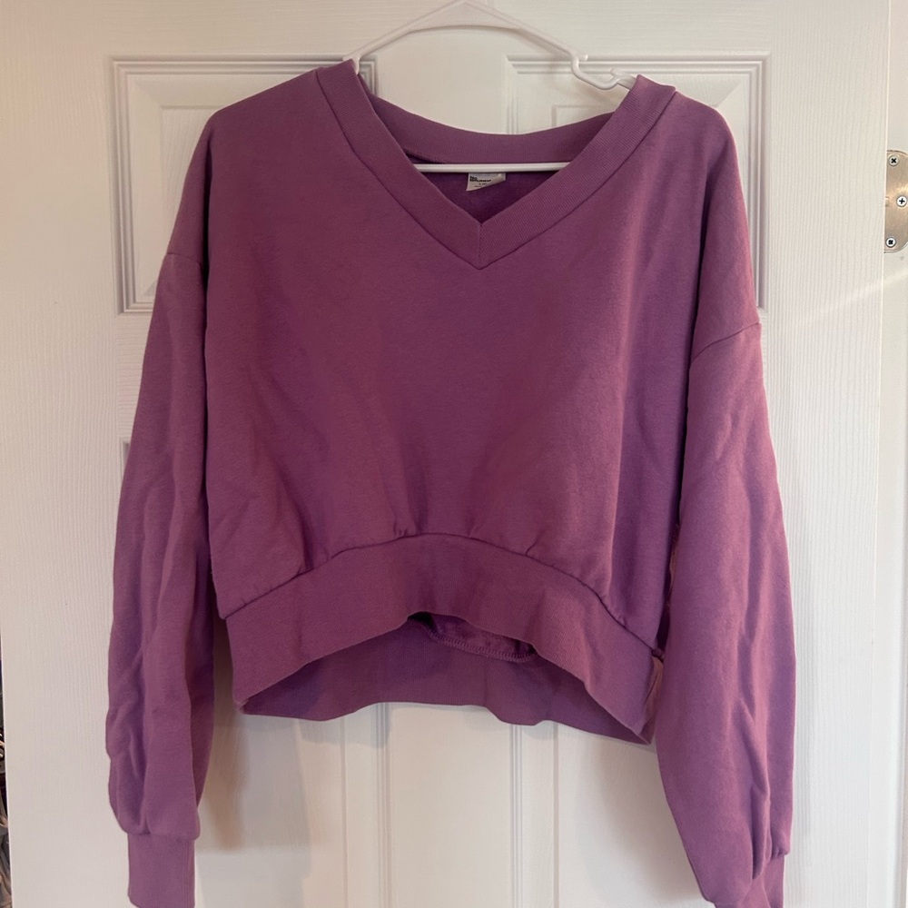 V-neck sweatshirt